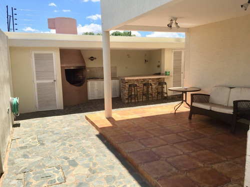 Imagen 15 de 17 de Se Alquila Hermoso Town House En Urb. Villa Antillana