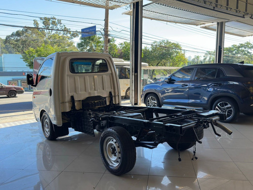 Hyundai HR 2.5 LONGO SEM CAÇAMBA 4X2 16V 130CV TURBO INTERCOOLER DIESEL 2P MANUAL