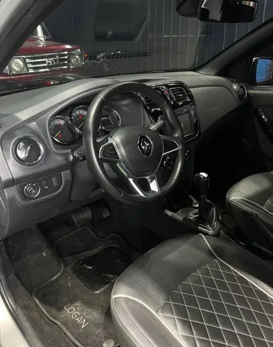 Renault Logan 1.6 Privilege / Intens