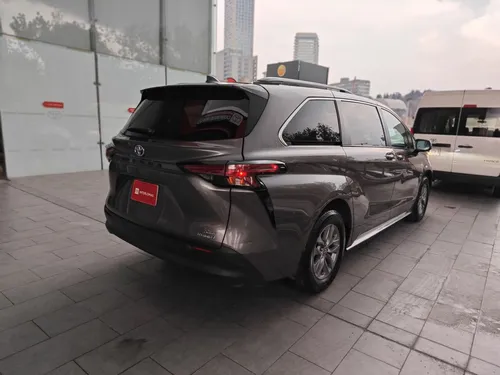 Toyota Sienna 3.5 Xle At