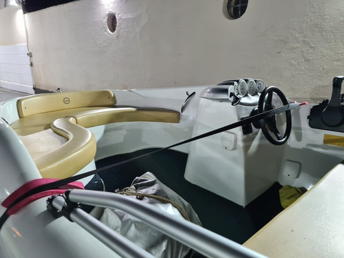 Imagem 13 de 14 de Lancha Newboats Super 155