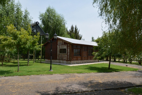 Imagen 16 de 30 de Venta De Hermoso Complejo De Cabañas Con Galpón En Guernica