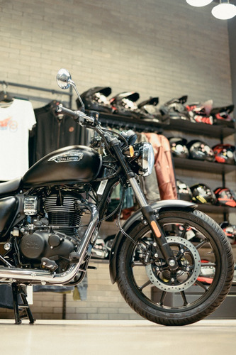 Imagen 3 de 8 de Royal Enfield Meteor 350 Stellar Black.