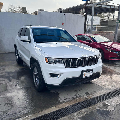 Jeep Grand Cherokee Laredo 2021