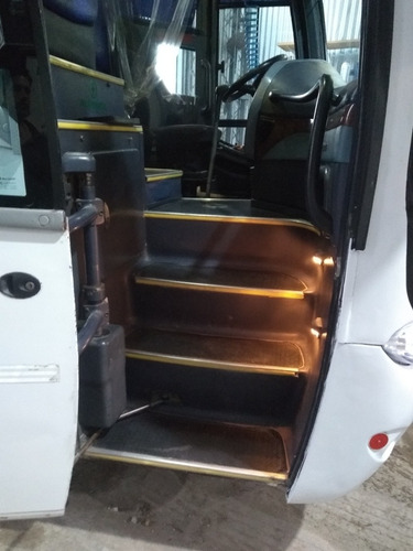 Volvo B7r 2004