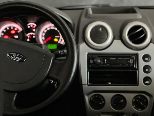 Ford Fiesta 1.6 MPI CLASS SEDAN 8V FLEX 4P MANUAL