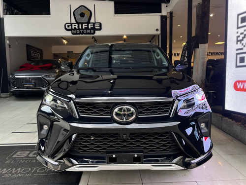 Toyota Hilux SW4 2.8 D-4D TURBO DIESEL SRX PLATINUM 7L 4X4 AUTOMÁTICO