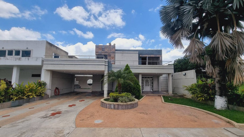 Annic Coronado Vende Hermosa Casa Con Piscina En La Urb. Las Morocha, San Diego Ref. 248613