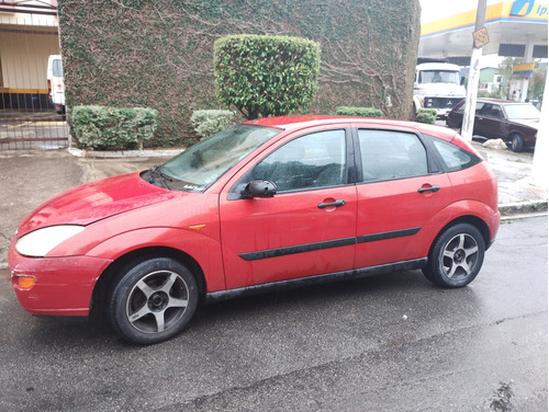 Ford Focus 1.8 5p