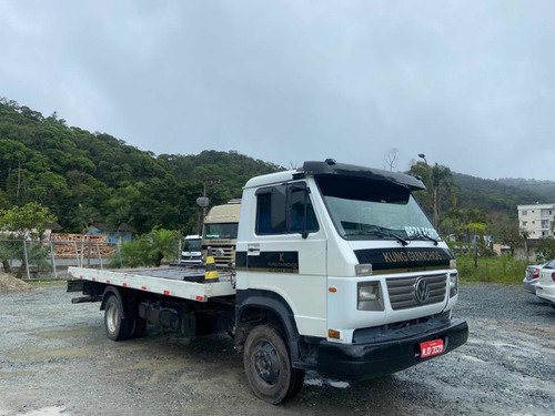 Imagem 3 de 8 de Volkswagen 8.120