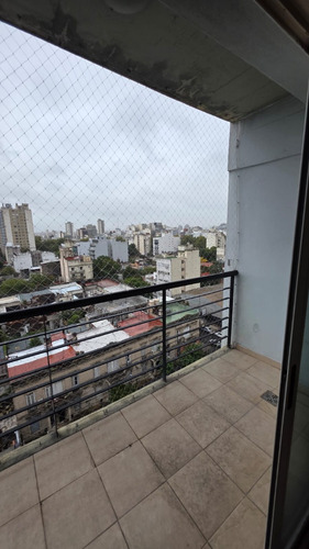 Oportunidad 2 Ambientes Contrafrente Con Balcón Aterrazado - Flores