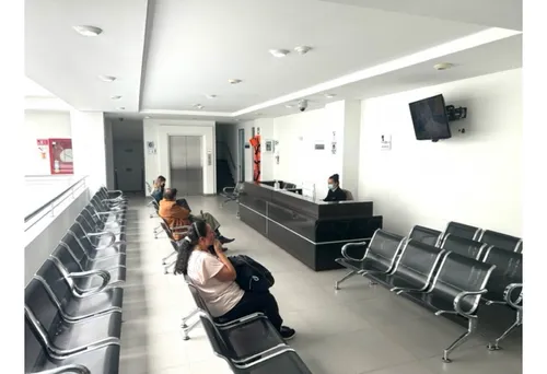 Vendo Consultorio Global Medical Center Santa Barbara -7-