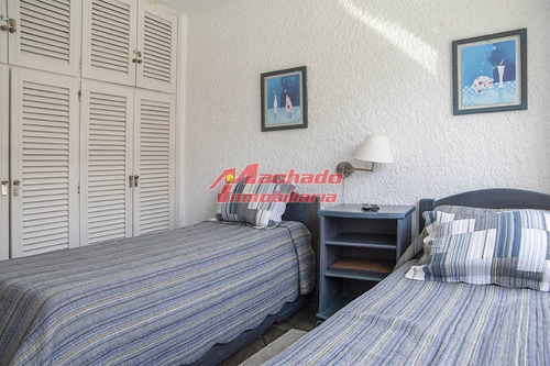 Imagen 9 de 15 de Venta De Apartamento En Peninsula A Mts De La Plaza