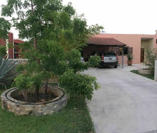 Venta De Cómoda Casa De Un Piso En Baspul