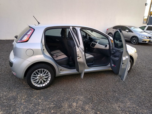 Imagem 10 de 12 de Fiat Punto 2013 1.6 16v Essence Flex 5p