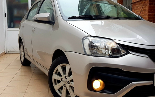 Imagen 3 de 15 de Toyota Etios 2017 1.5 Sedan Xls At