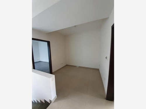 Imagen 2 de 10 de Casa Sola En Venta Frac Palma Real