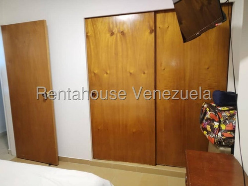 Juan Carlos González. Renta House Carabobo Vende Apto. Res. Los Pinos Urb. El Naranjal Naguanagua Mls #25-12152 Rah/jcg.
