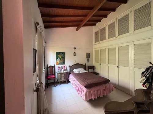 Casa En Venta En La Castellana. Cod V16608