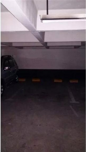 Cochera Grande, Fija Y Cubierta En Microcentro