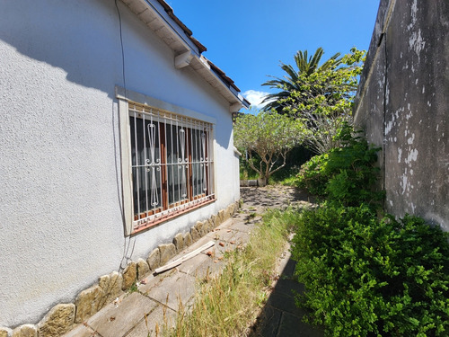 Casa 3 Amb. Zona Residencial. Con Gas Natural. Lote 10 X 30