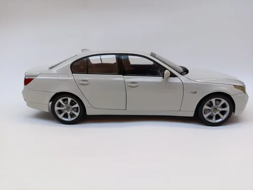 Miniatura Bmw 545i E60 2005 1:18 Kyosho N.m3 M5 | Parcelamento sem