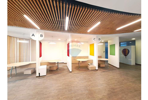 Amplio Local Comercial En Av. Las Condes