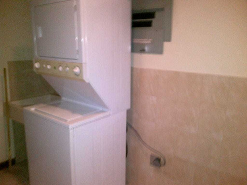 Imagen 4 de 9 de Rento Apto Z.10 Edif.portofino Ref.5720