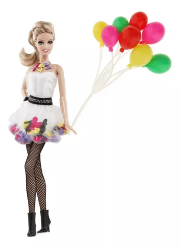 como fazer roupa para barbie com balao