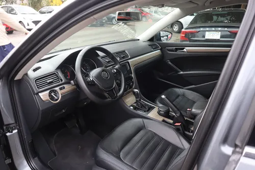 Volkswagen Passat 2.5 Tiptronic Highline At