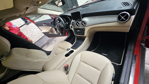 Mercedez Benz * Modelo 2014 * Gla 200 * 157,000 Km