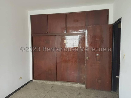 Imagen 14 de 24 de Edificio Ubicado En La Avenida Brager, Cuatro Apartamento, Dos De Ellos De 108 Mtrs2 Y Dos De 84 Mtrs2, Piso 1 Y 2. En La Planta Baja Dispone De Cuatro Santa Maria Para Locales Comerciales