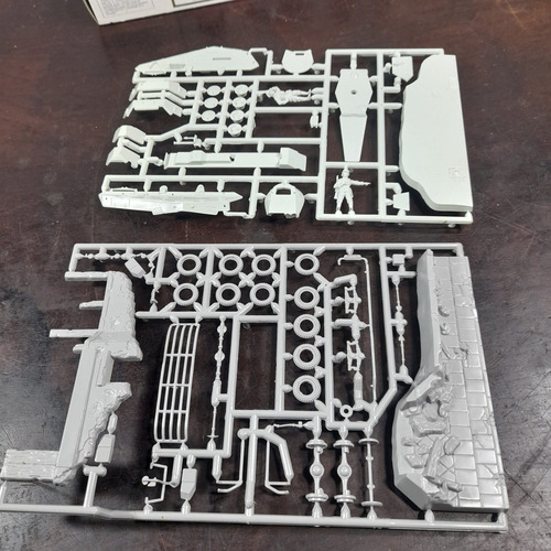 Imagem 5 de 6 de Plastimodelo Matchbox 40085 1:76 Carro Alemão Ww2 Duas Cores