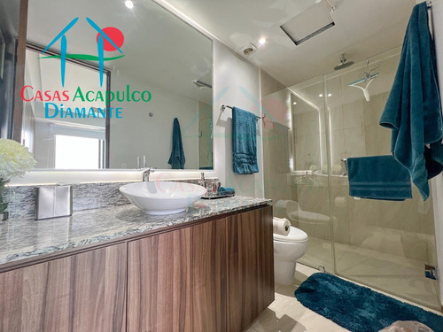 Cad La Isla Emerald I8. Amplio Departamento En Condominio De Playa Con Terraza Y Vista A Las Áreas Comunes