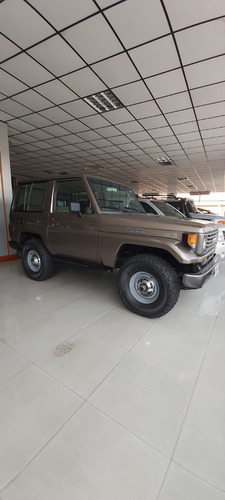 Imagen 2 de 7 de Toyota Machito