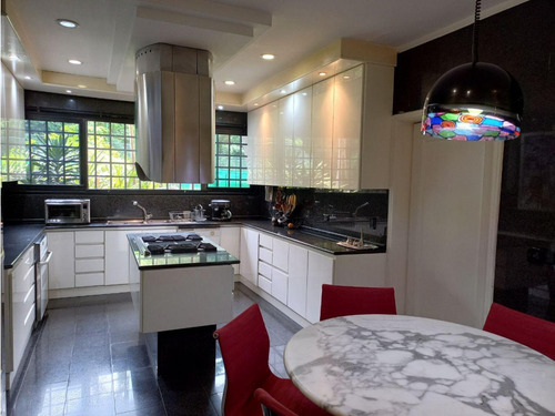 Venta Apartamento Colinas De Tamanaco - Vista, Piscina, Tennis.