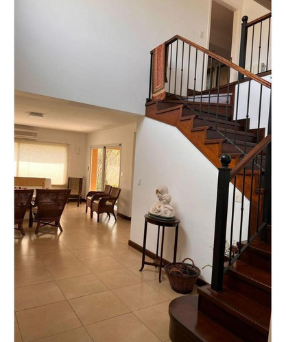 Casa En Venta En Barrio Privado La Carolina Golf Y Country Club