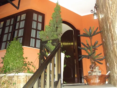 Sobrado 3 Dorms, (3 Suites),5 Banheiros, Garagem 5 Carros, Cozinha,churrasqueira