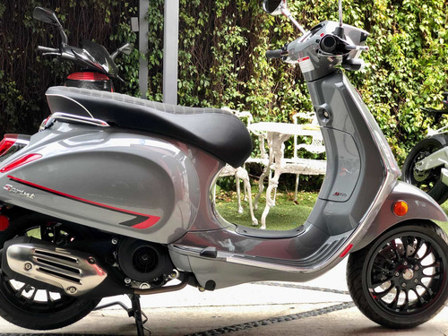 Imagen 2 de 8 de Vespa Sprint 150cc