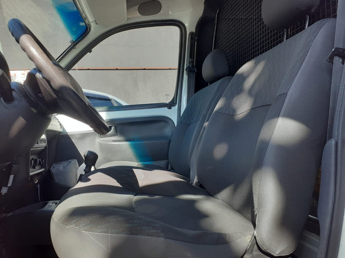 Imagem 8 de 10 de Renault Kangoo