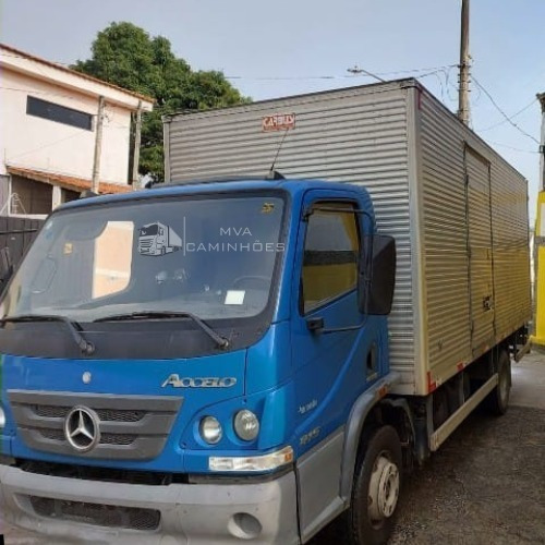 Caminhão Mercedes Benz 815 4x2 Ano 2016 C/ Baú