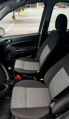 Imagen 4 de 25 de Ford Fiesta Max One Ambiente Plus Año 2012