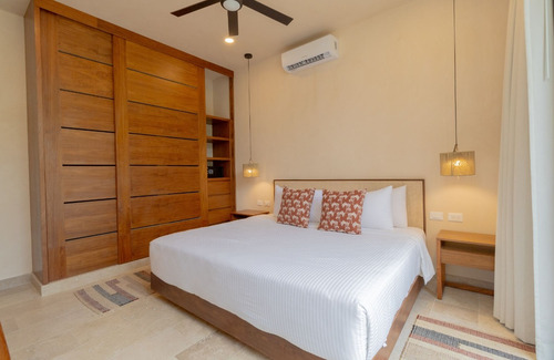 Villa De 4 Recamaras, Alberca Privada, Acabados De Lujo, Cuarto En Planta Baja, Pre-construccion En Venta Aldea Zama, Tulum.
