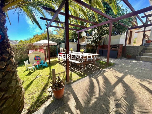 Camilo Henriquez, Quilpué. Casa Con Hermoso Jardín.