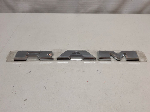 Emblema Puerta Delantera Derecha Dodge Ram 2500/3500 19 25 Blanco (Usado)
