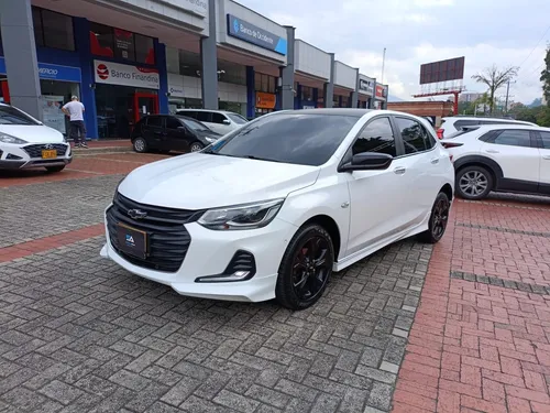 Chevrolet Onix 1.0T Premier Hatch At
