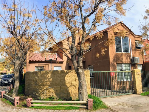 Venta Casa Esquina Aislada. 4d, 3b, Quincho Valle Lo Campino