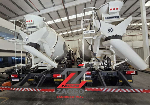 P320 Xt 8x4 Con Mixer 11m³ Motohormigonero Igual A Nuevo
