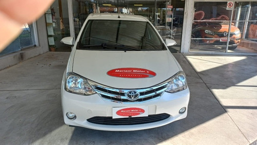 Imagen 3 de 13 de Toyota Etios 2016 1.5 Platinum 5 P