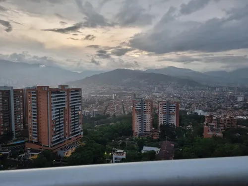 Apartamento En Venta En Loma De Las Brujas. Cod V12407